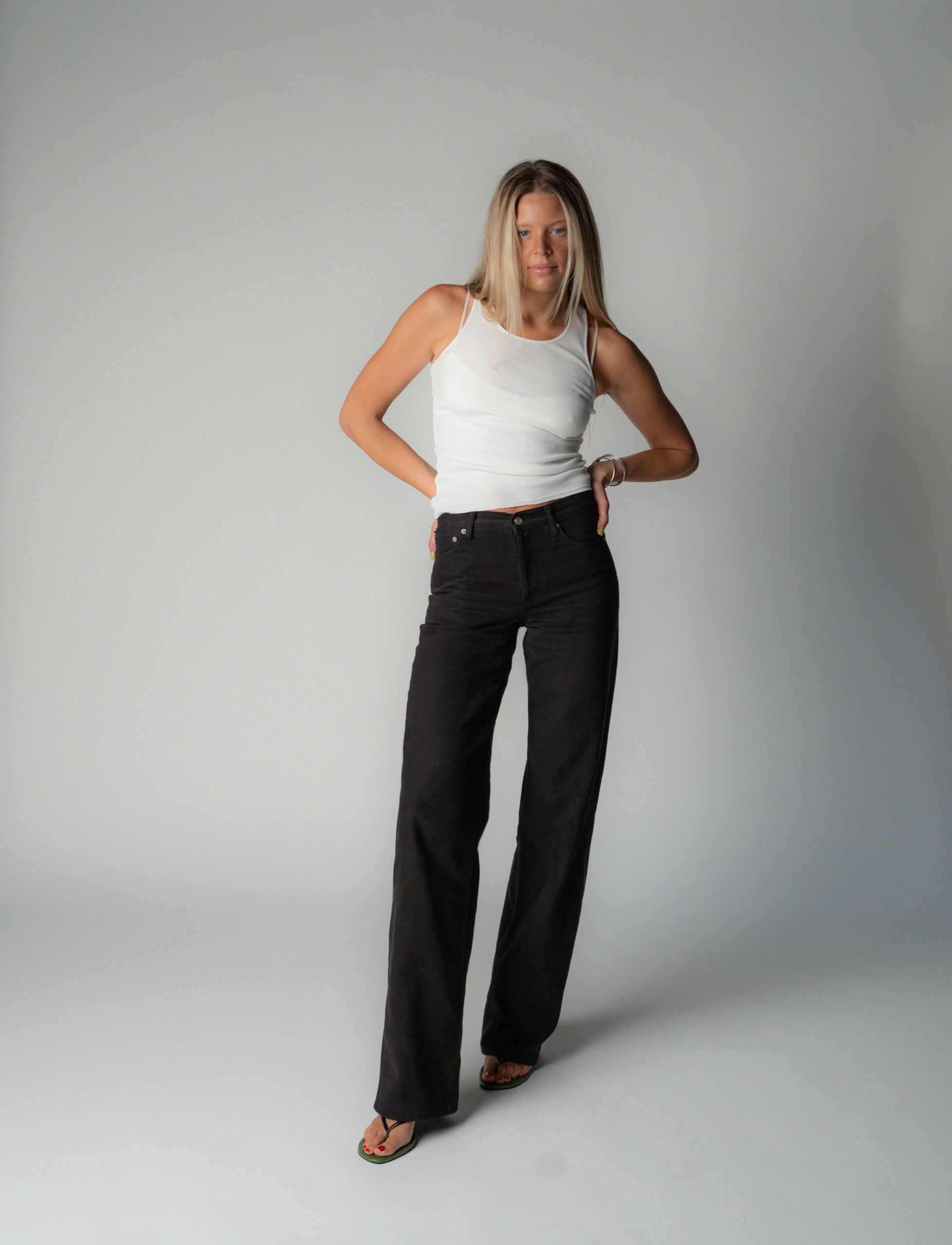 EVERYDAY JEAN IN BLACK